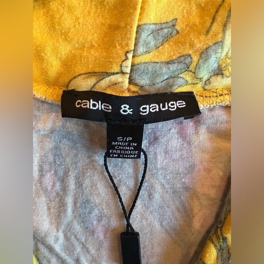 CABLE & GAUGE women floral yellow casual style blouse/size SP - Picture 2 of 7